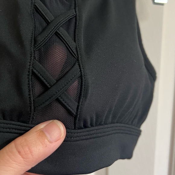 Buffbunny Cross My Heart Sports Bra Size Medium - Picture 8 of 8